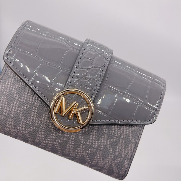 Michael Kors Carmen Md Envelope Flap Billfold Wallet Logo Closure NWT Org $258 - Picture 3 of 8